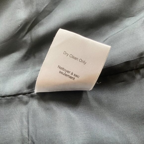 Aritzia Talula Wool Grey Blazer with Crested Buttons and Front Pockets Size 0 - Picture 11 of 12